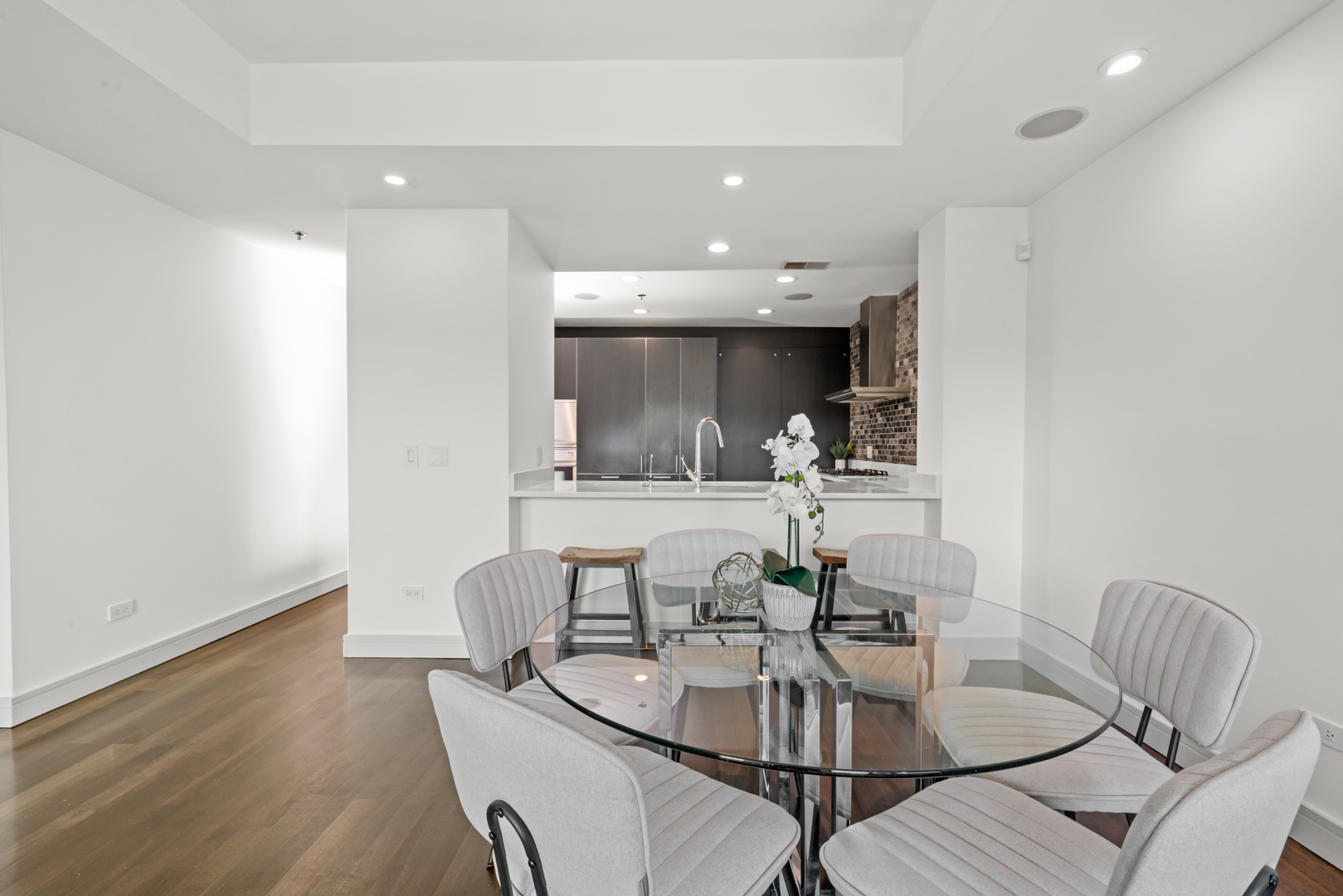 550 W Wellington Avenue Unit: 3E
