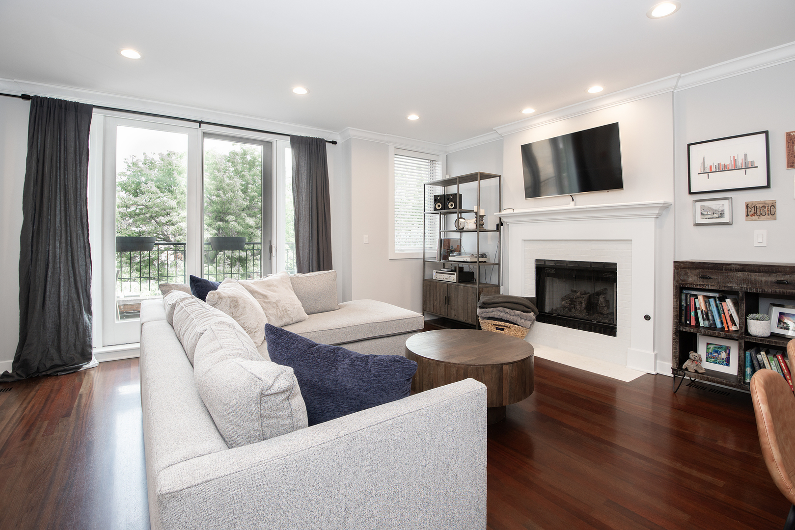 2319 W Wabansia Avenue Unit: 3