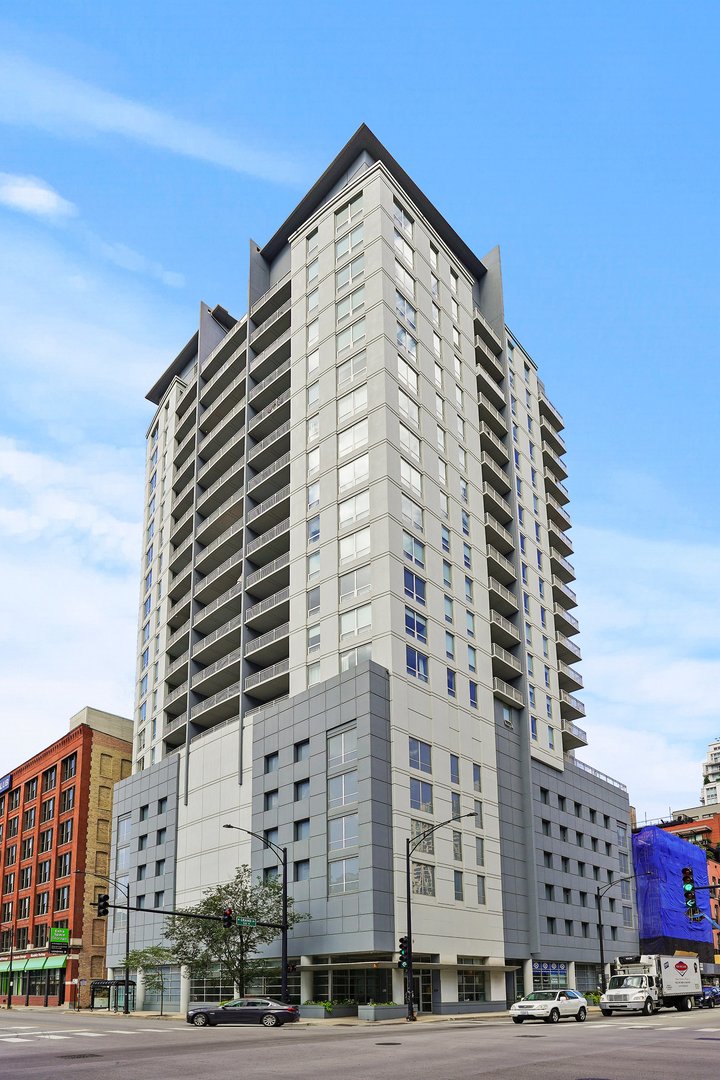 330 W GRAND Avenue Unit: 1207