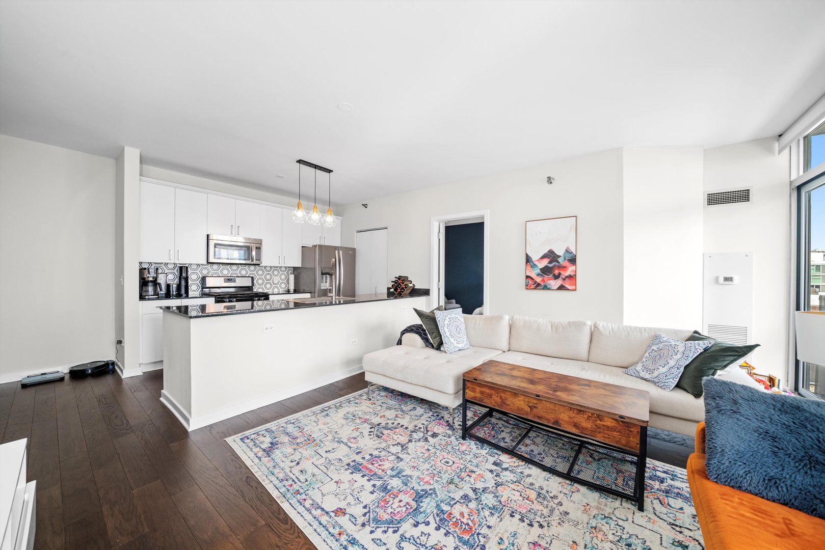 330 W GRAND Avenue Unit: 1207