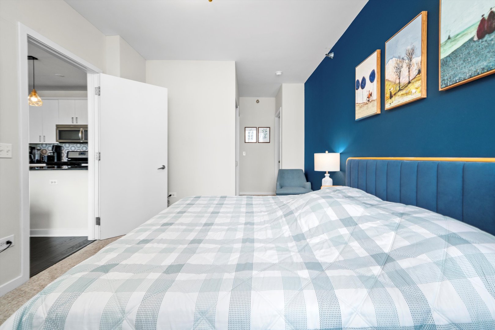 330 W GRAND Avenue Unit: 1207
