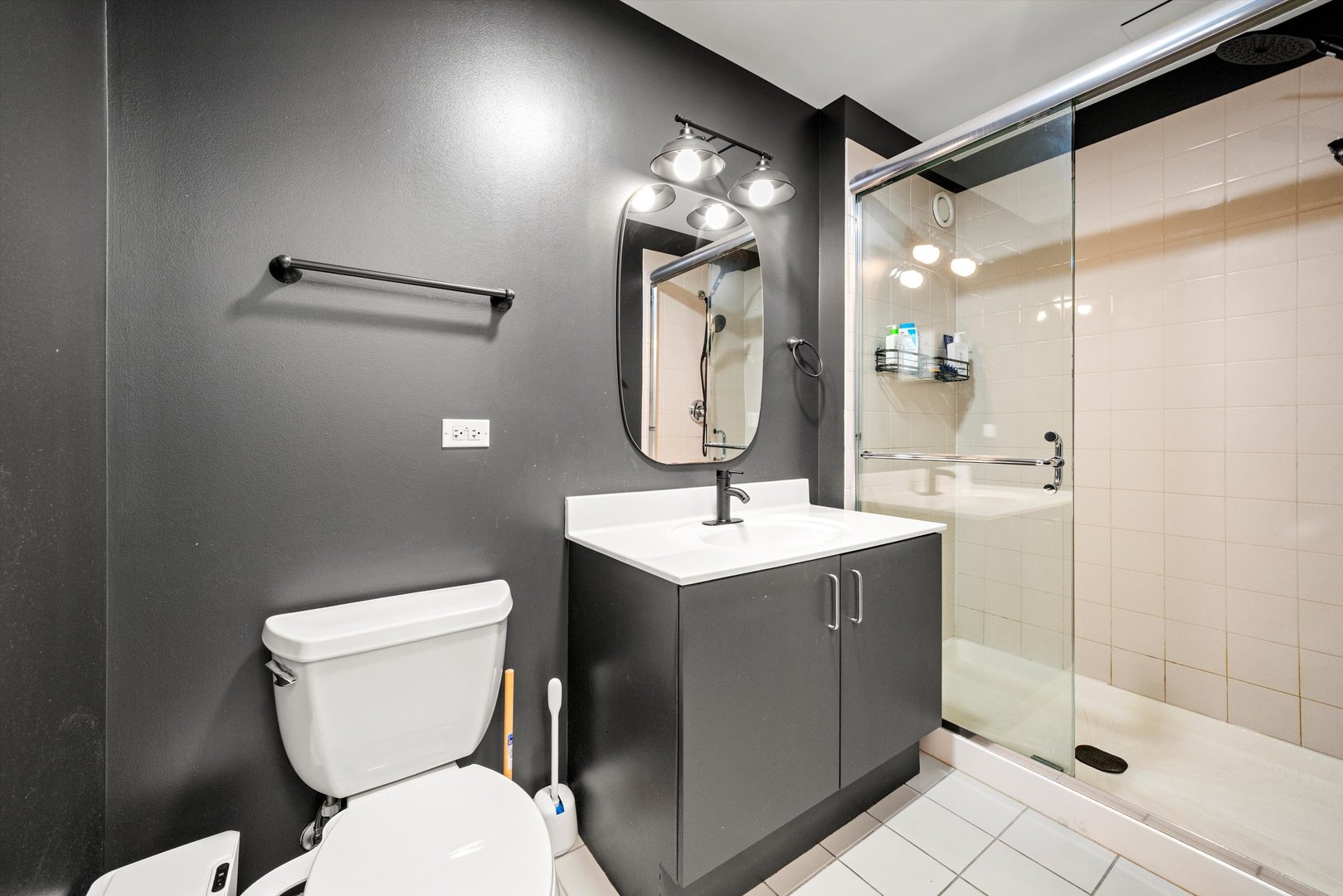 330 W GRAND Avenue Unit: 1207
