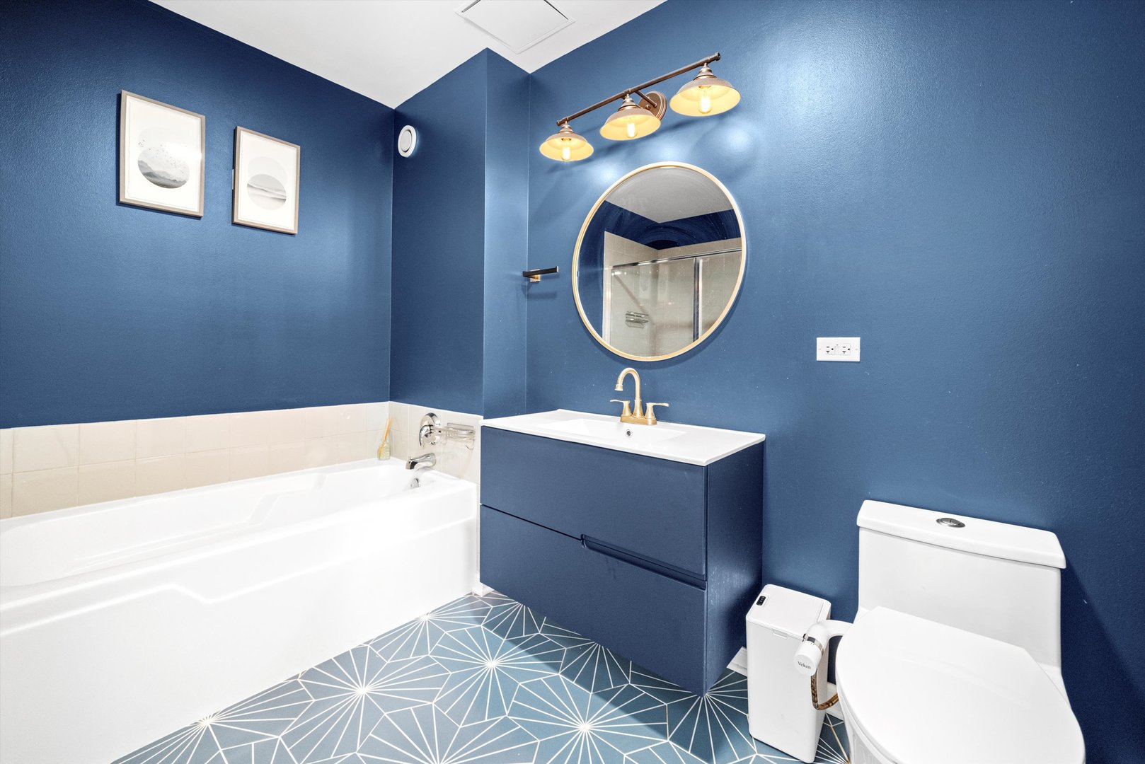 330 W GRAND Avenue Unit: 1207