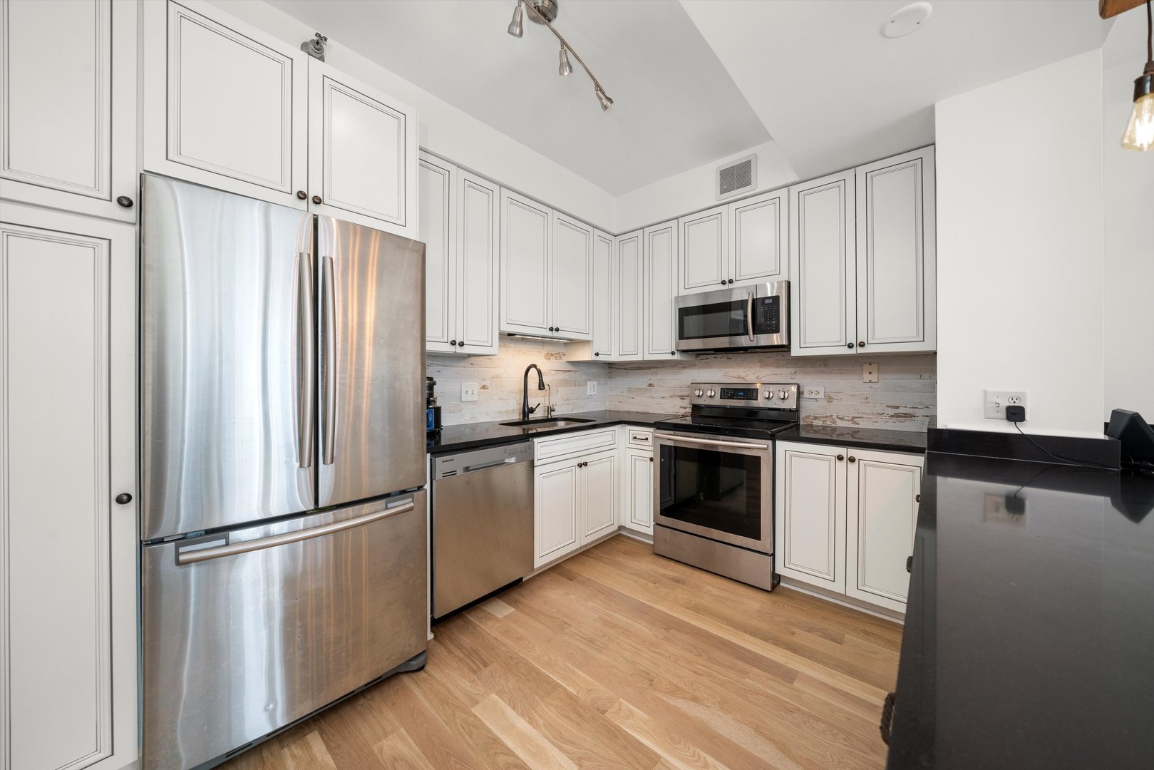 435 W Erie Street Unit: 1103