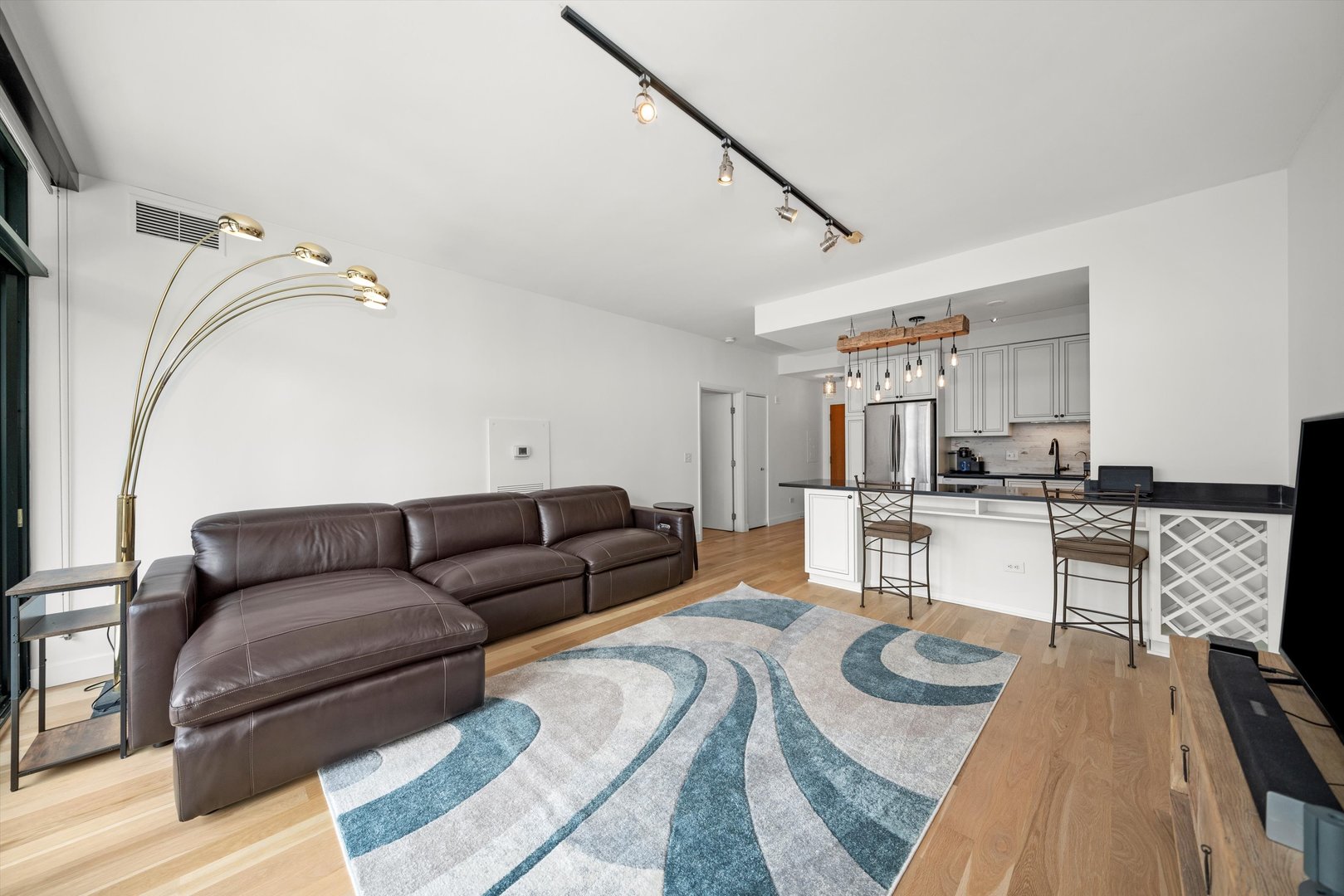 435 W Erie Street Unit: 1103