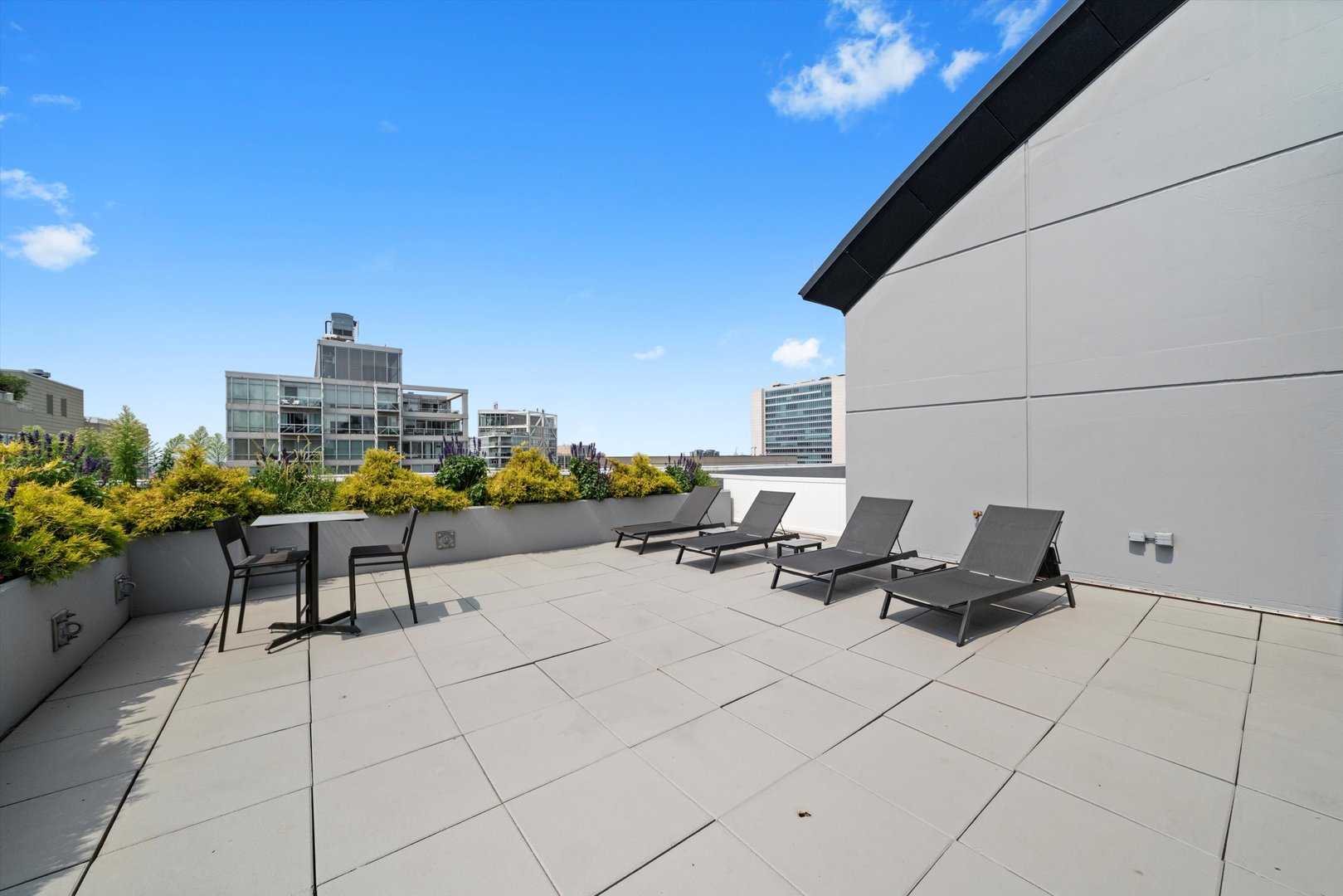 435 W Erie Street Unit: 1103