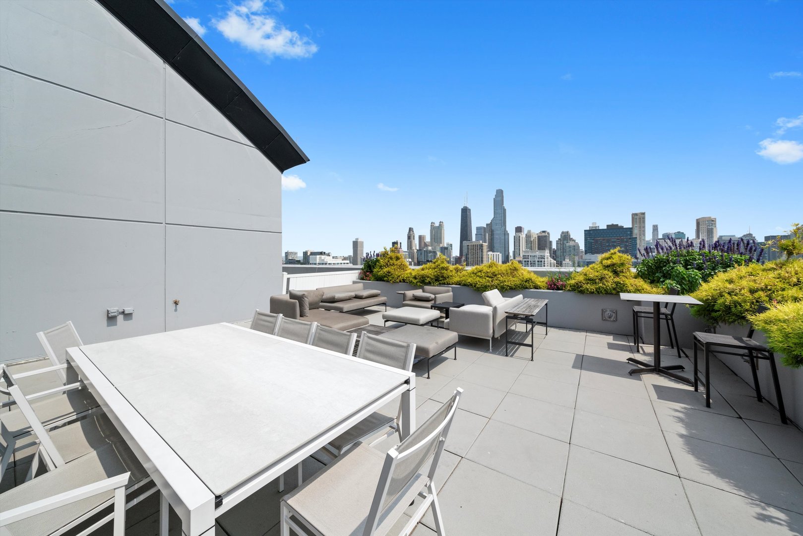 435 W Erie Street Unit: 1103