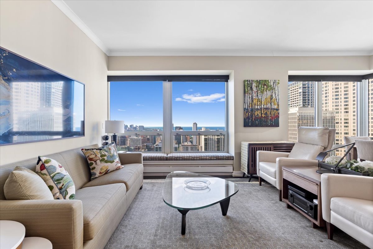 57 E Delaware Place Unit: 3404