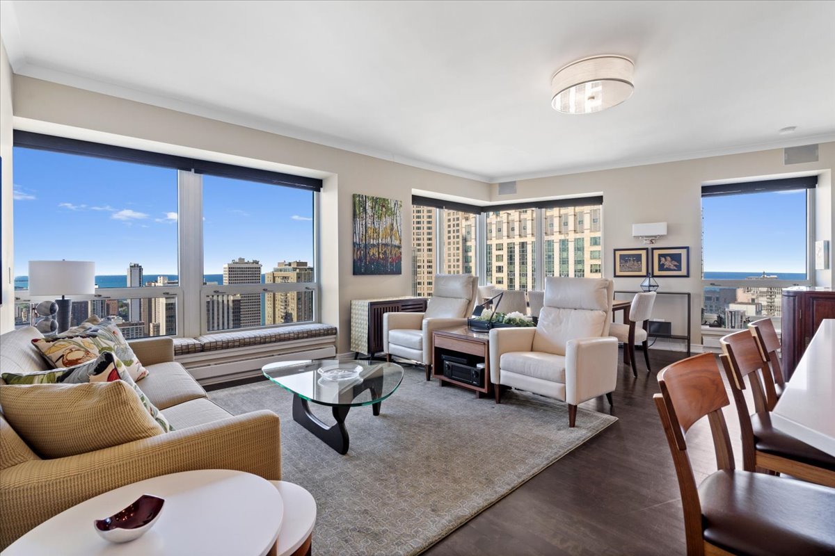 57 E Delaware Place Unit: 3404