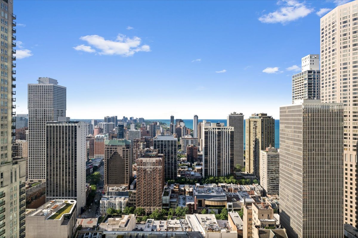 57 E Delaware Place Unit: 3404