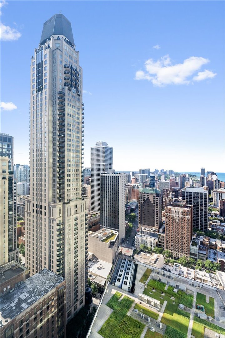 57 E Delaware Place Unit: 3404