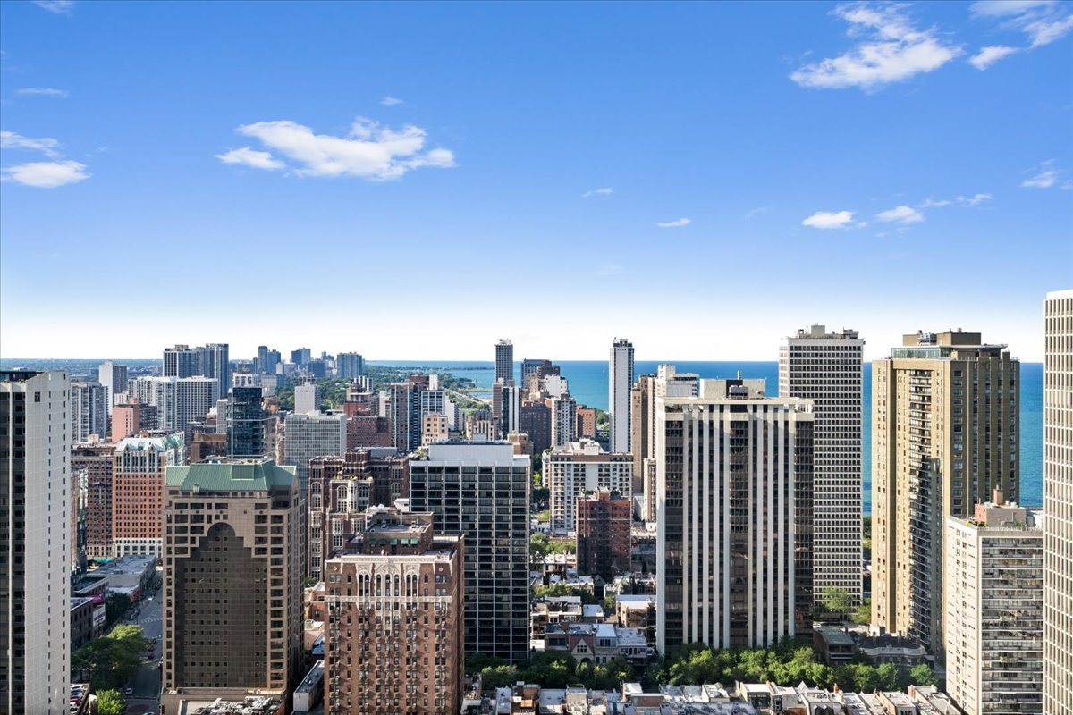 57 E Delaware Place Unit: 3404