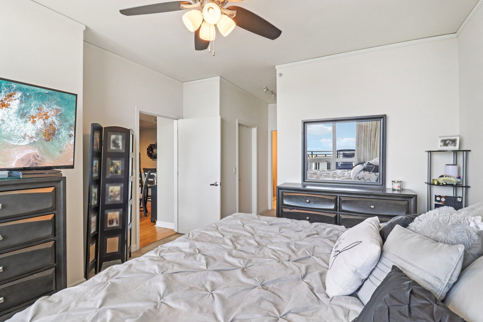 1901 S Calumet Avenue Unit: 2306