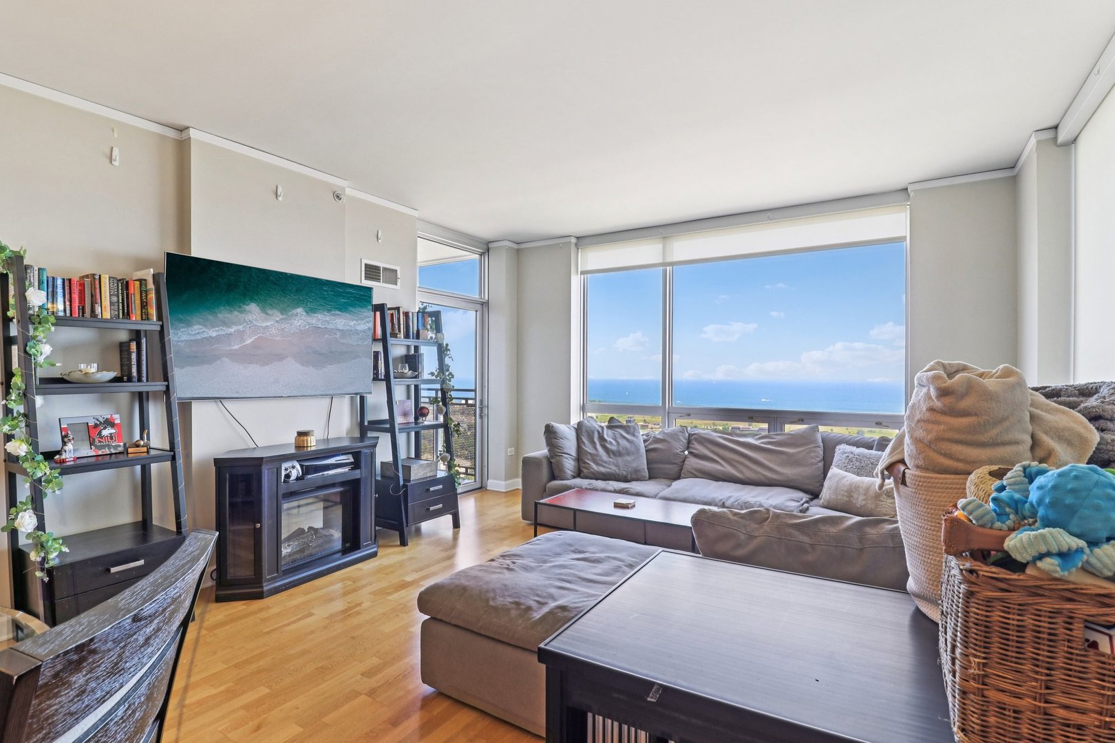 1901 S Calumet Avenue Unit: 2306