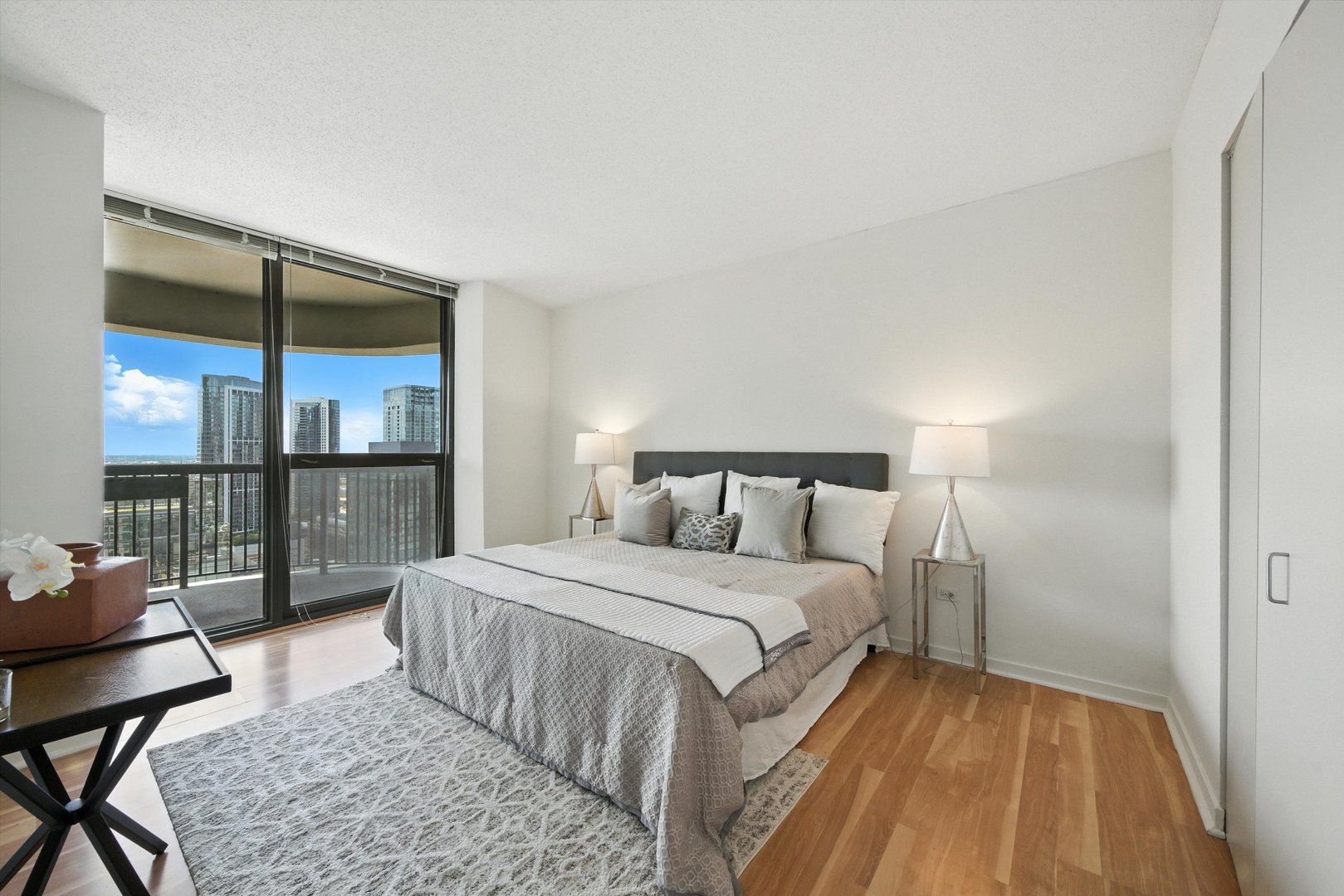 400 N La Salle Drive Unit: 2908