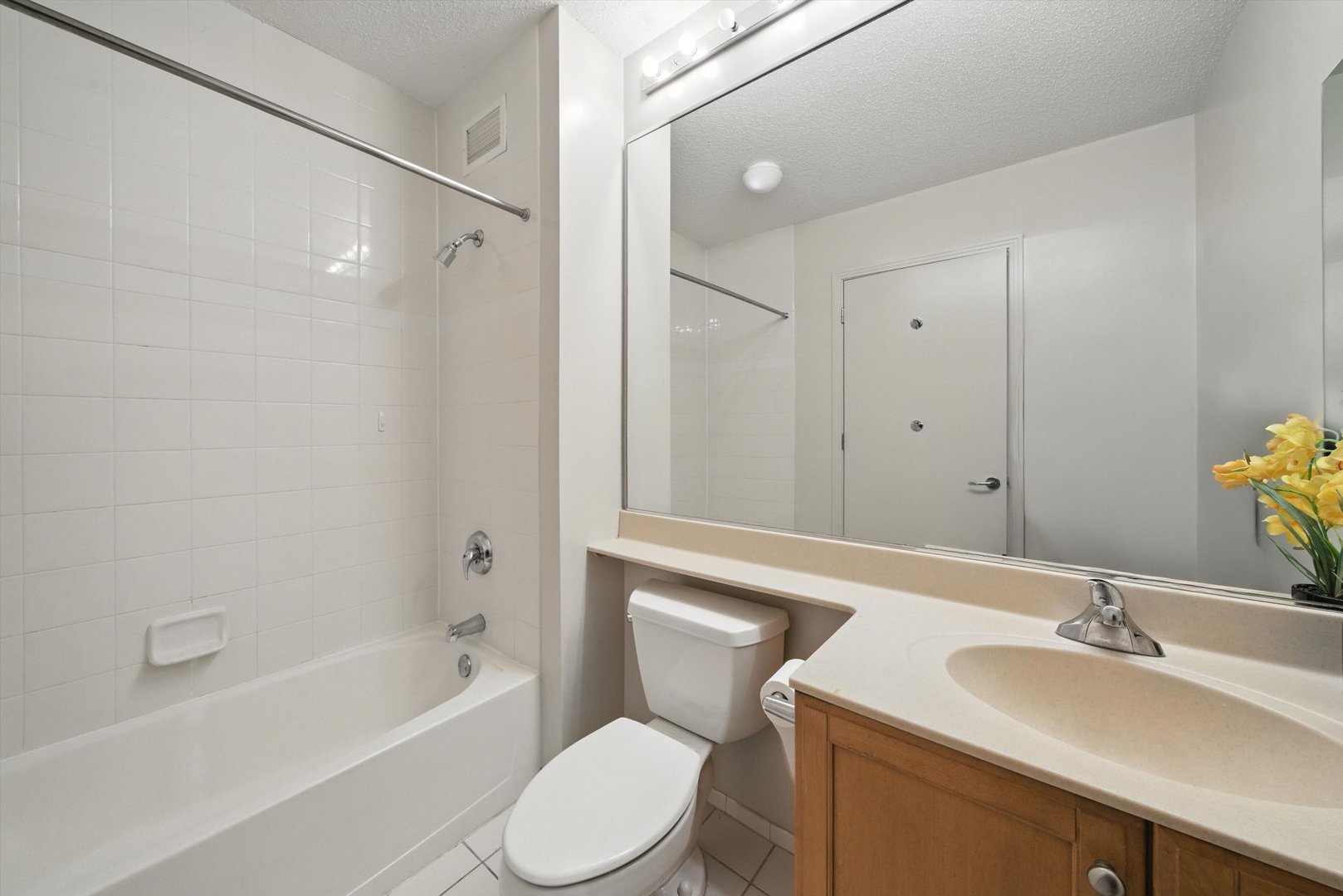400 N La Salle Drive Unit: 2908