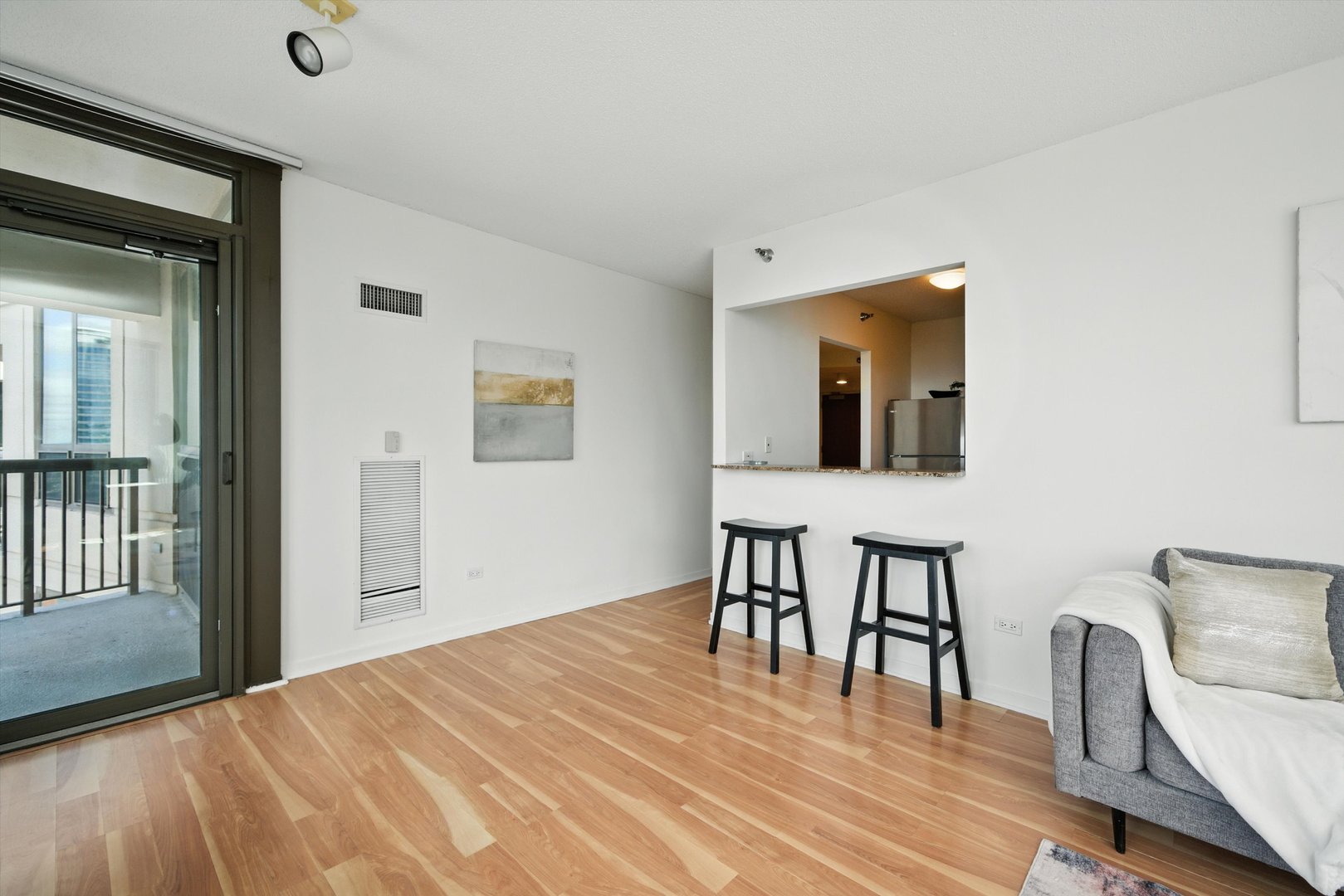 400 N La Salle Drive Unit: 2908