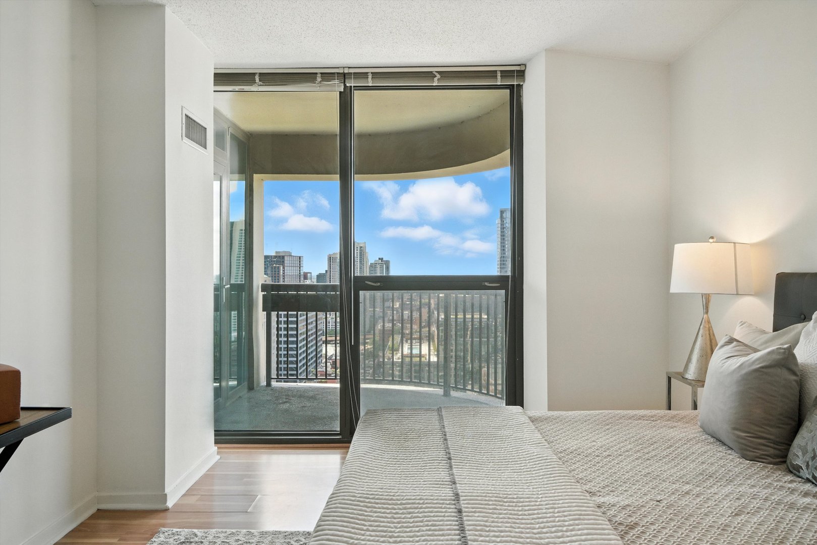 400 N La Salle Drive Unit: 2908