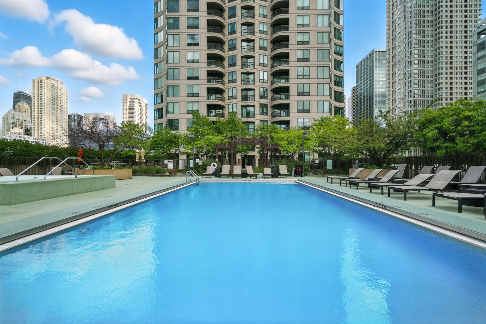 400 N La Salle Drive Unit: 2908