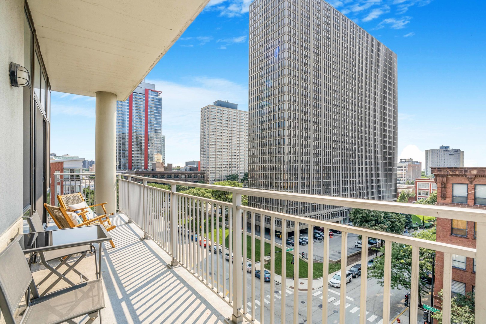 212 E Cullerton Street Unit: 606