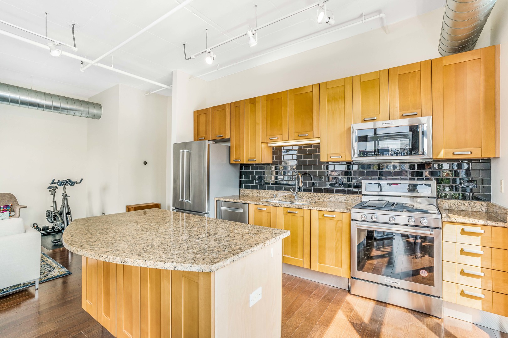 212 E Cullerton Street Unit: 606