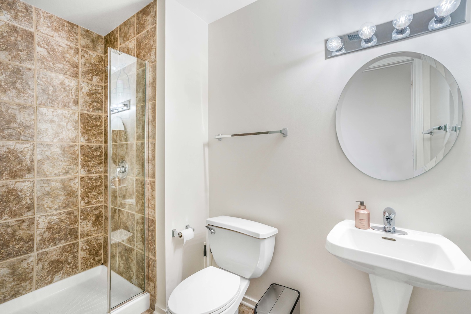 212 E Cullerton Street Unit: 606