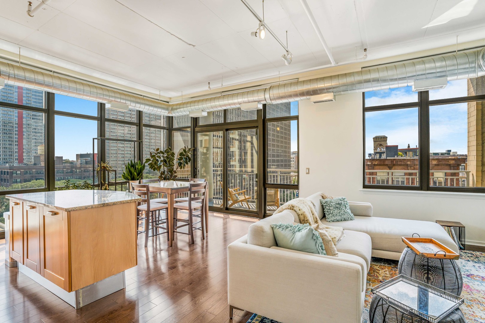 212 E Cullerton Street Unit: 606