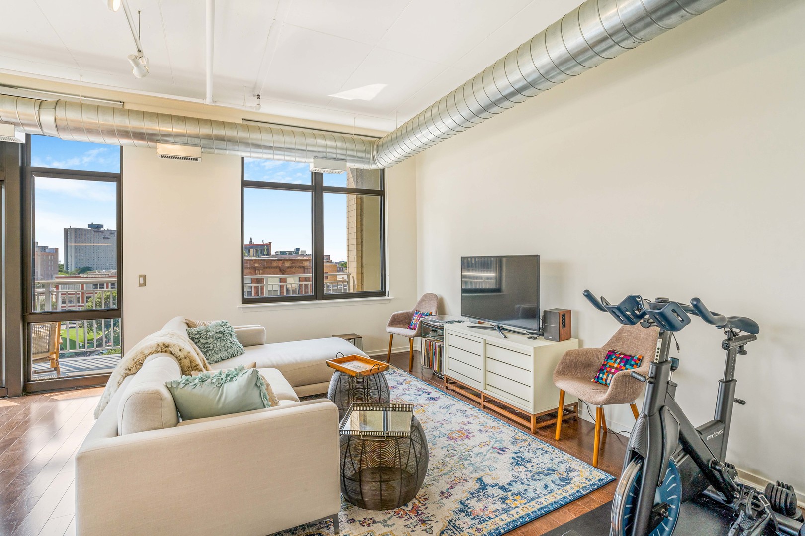 212 E Cullerton Street Unit: 606