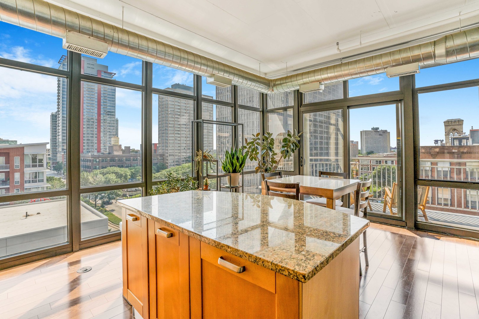 212 E Cullerton Street Unit: 606