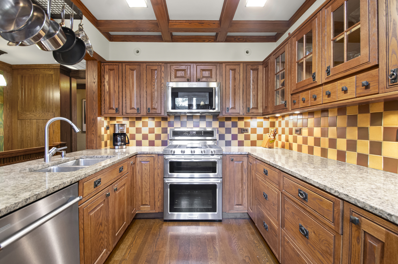 2111 W Greenleaf Avenue