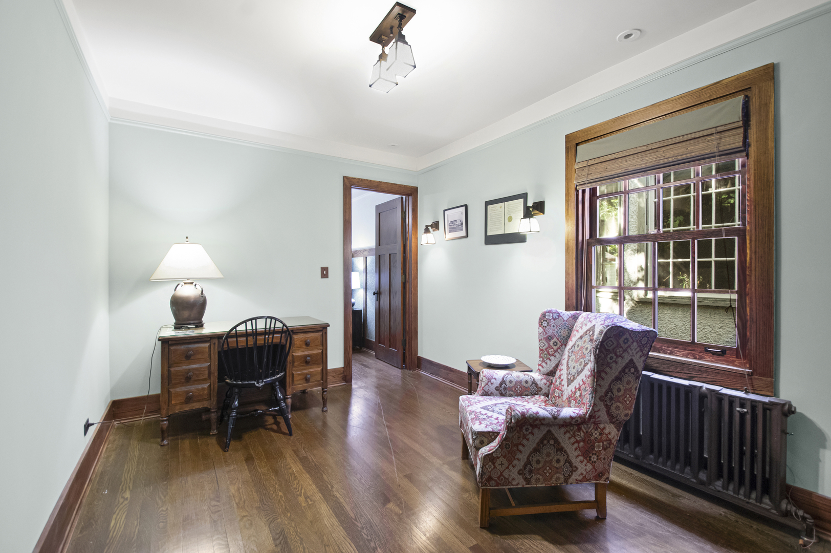 2111 W Greenleaf Avenue