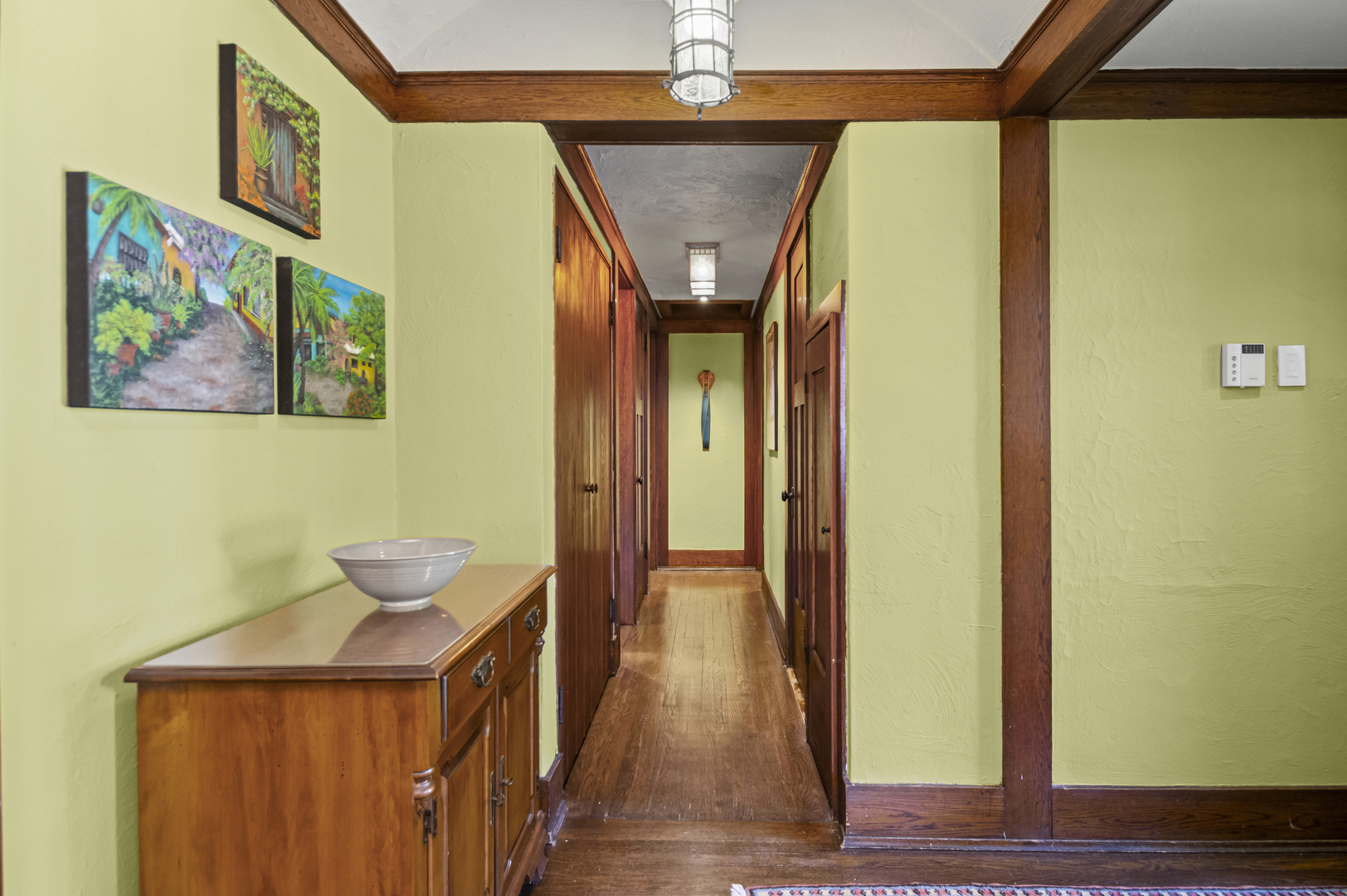 2111 W Greenleaf Avenue