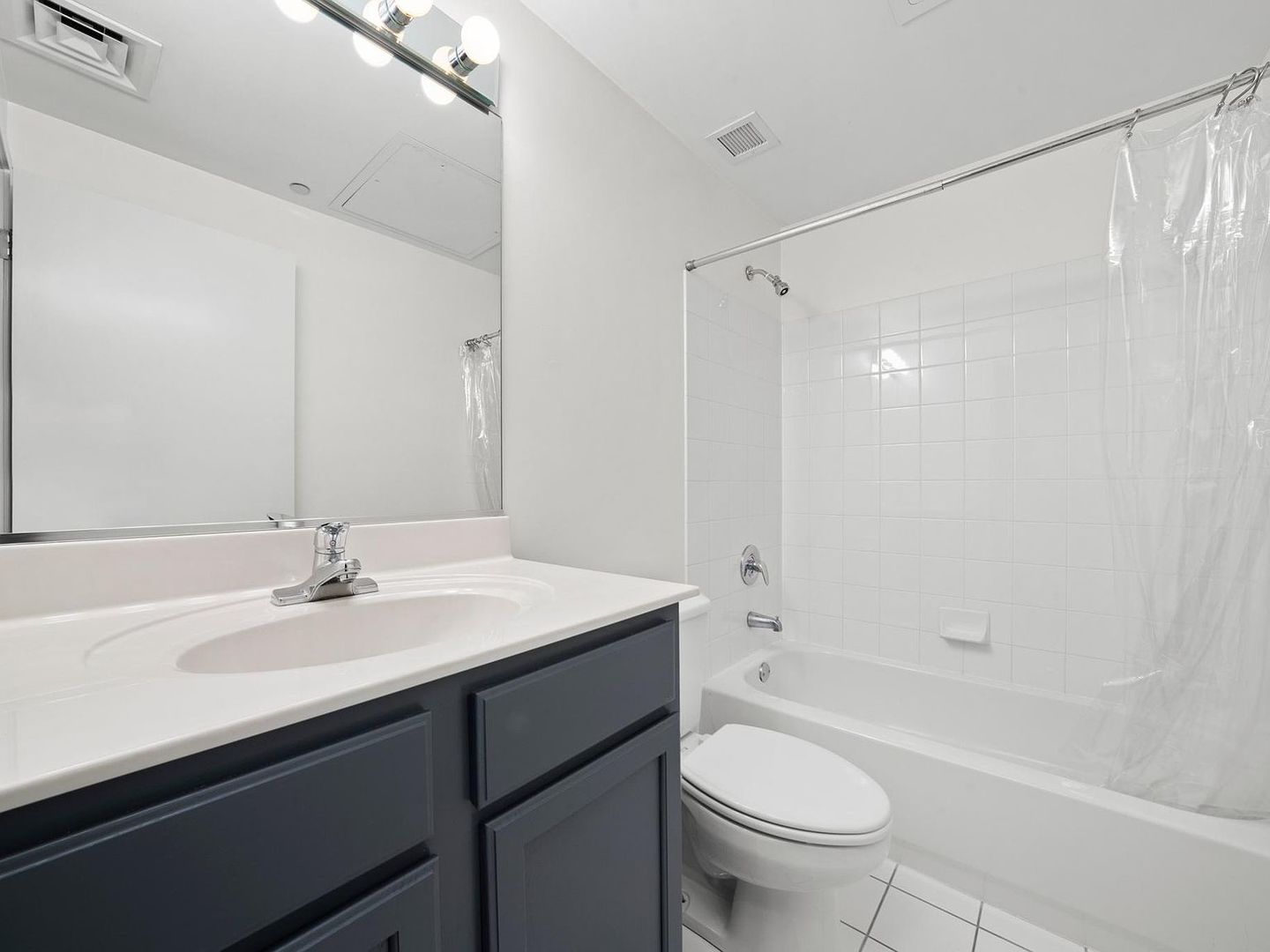 208 W Washington Street Unit: 1606