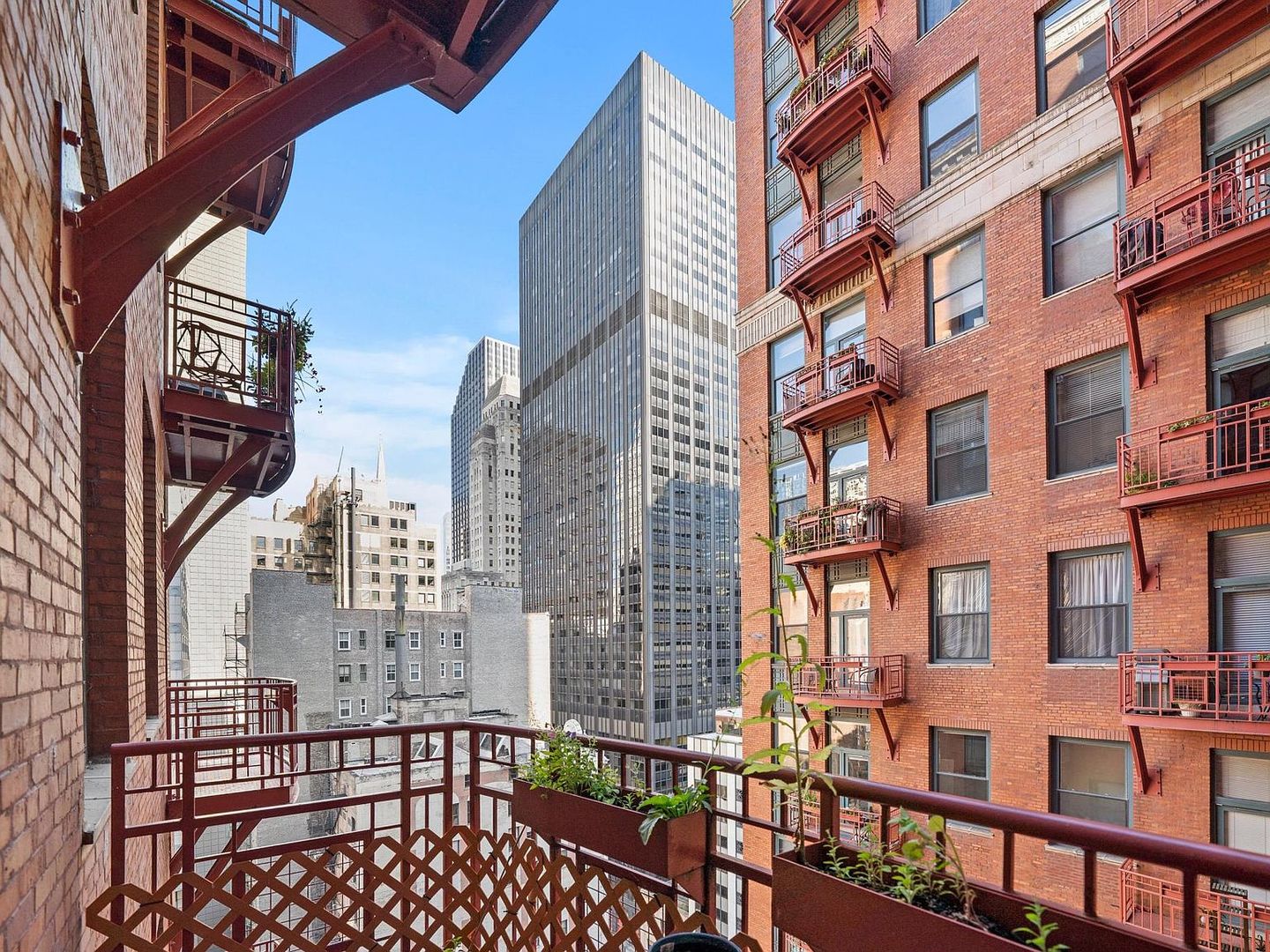208 W Washington Street Unit: 1606
