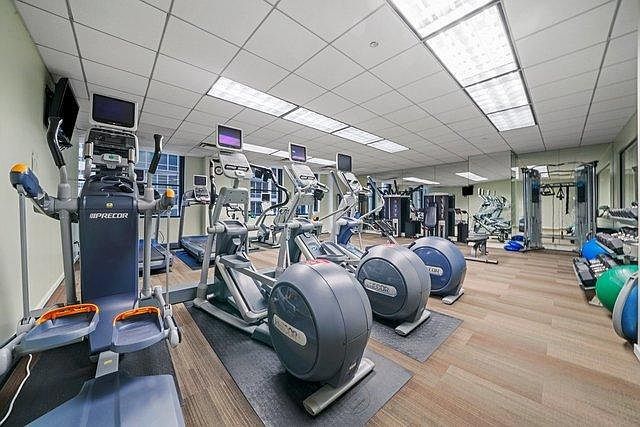 208 W Washington Street Unit: 1606