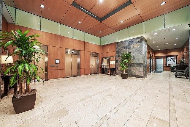 208 W Washington Street Unit: 1606