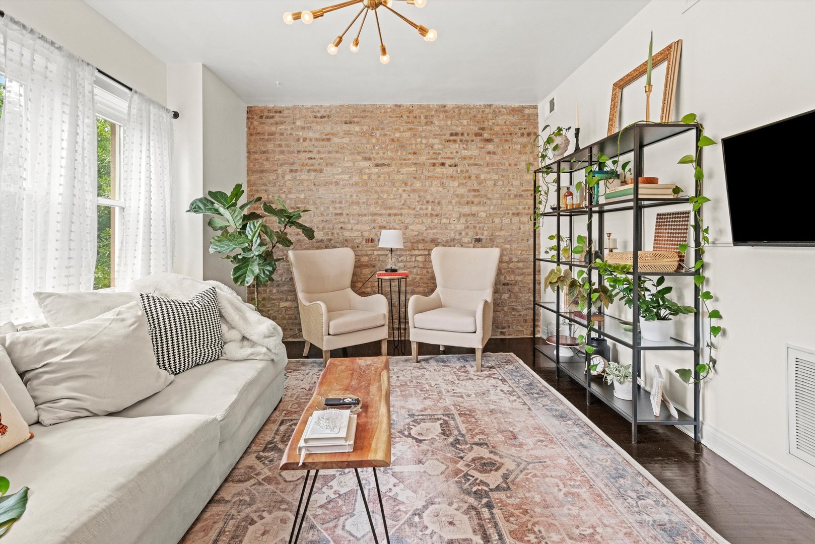 4006 W WELLINGTON Avenue Unit: 3