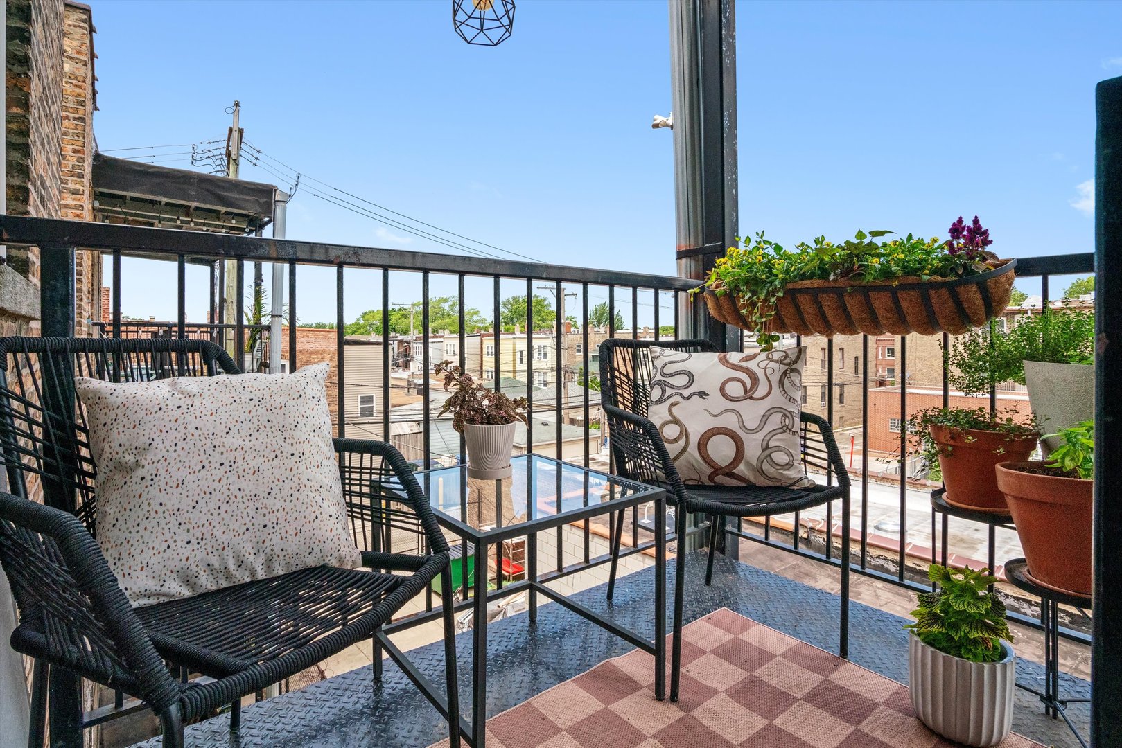 4006 W WELLINGTON Avenue Unit: 3