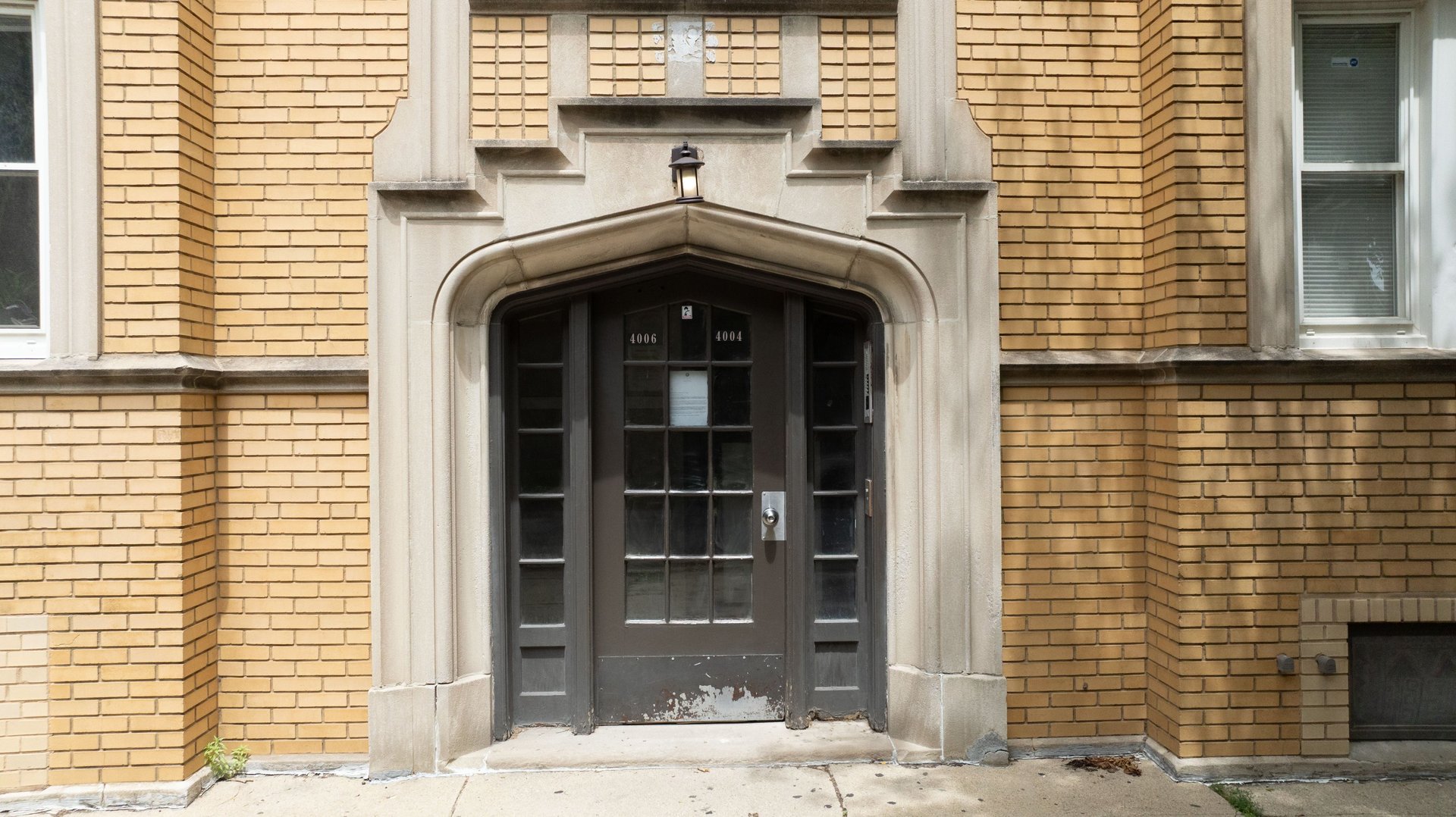 4006 W WELLINGTON Avenue Unit: 3