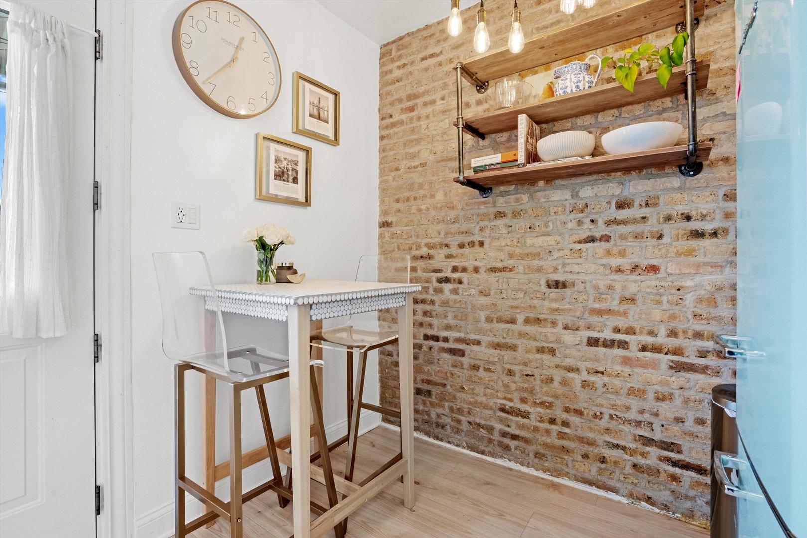 4006 W WELLINGTON Avenue Unit: 3