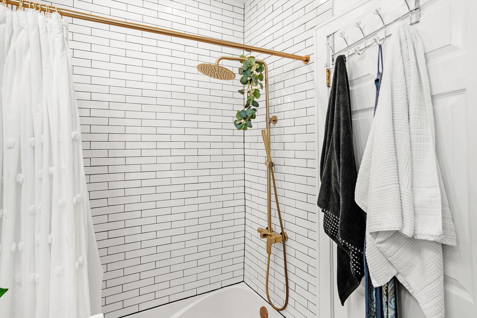 4006 W WELLINGTON Avenue Unit: 3