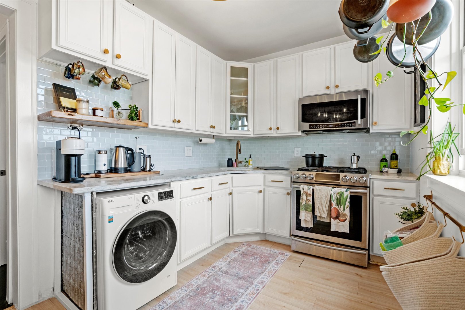 4006 W WELLINGTON Avenue Unit: 3