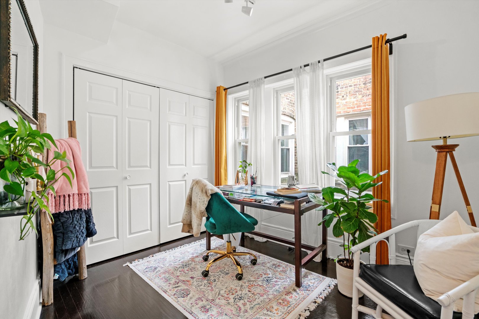 4006 W WELLINGTON Avenue Unit: 3