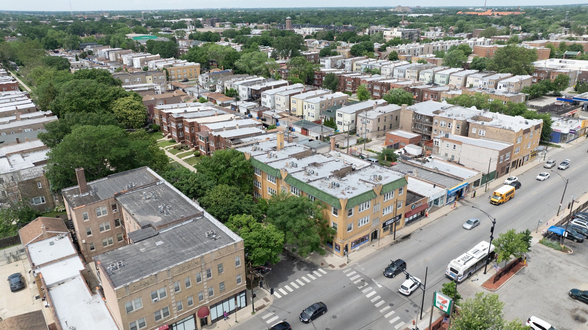 4006 W WELLINGTON Avenue Unit: 3