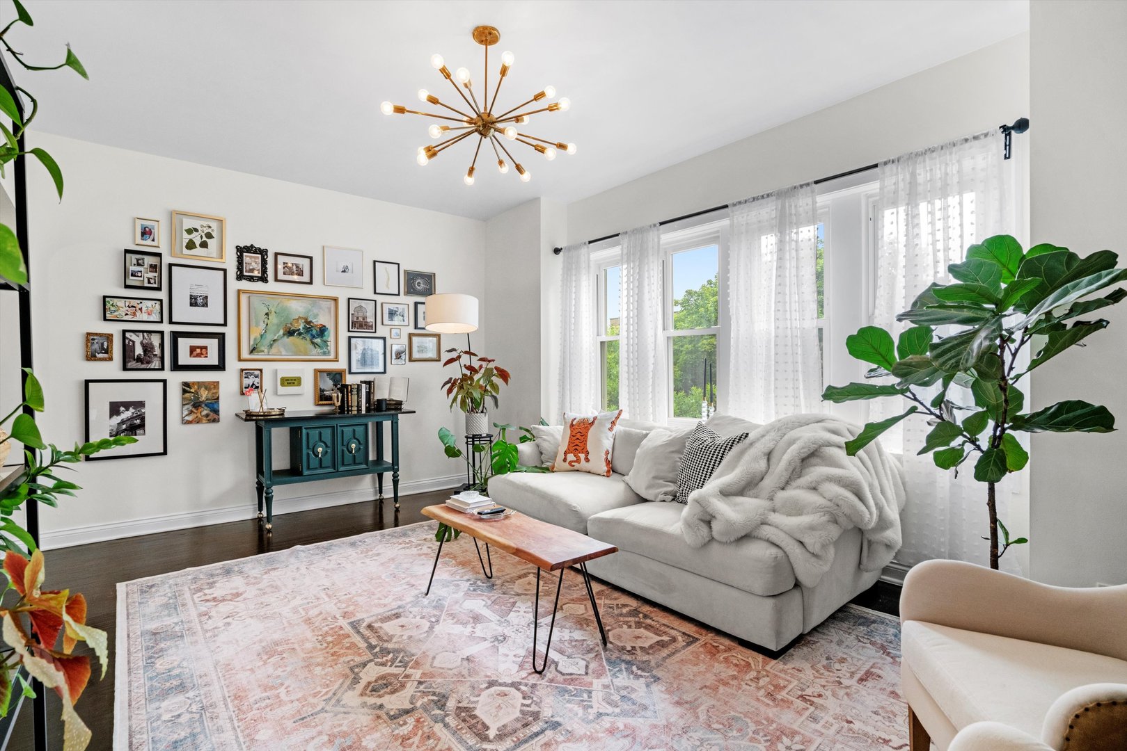 4006 W WELLINGTON Avenue Unit: 3