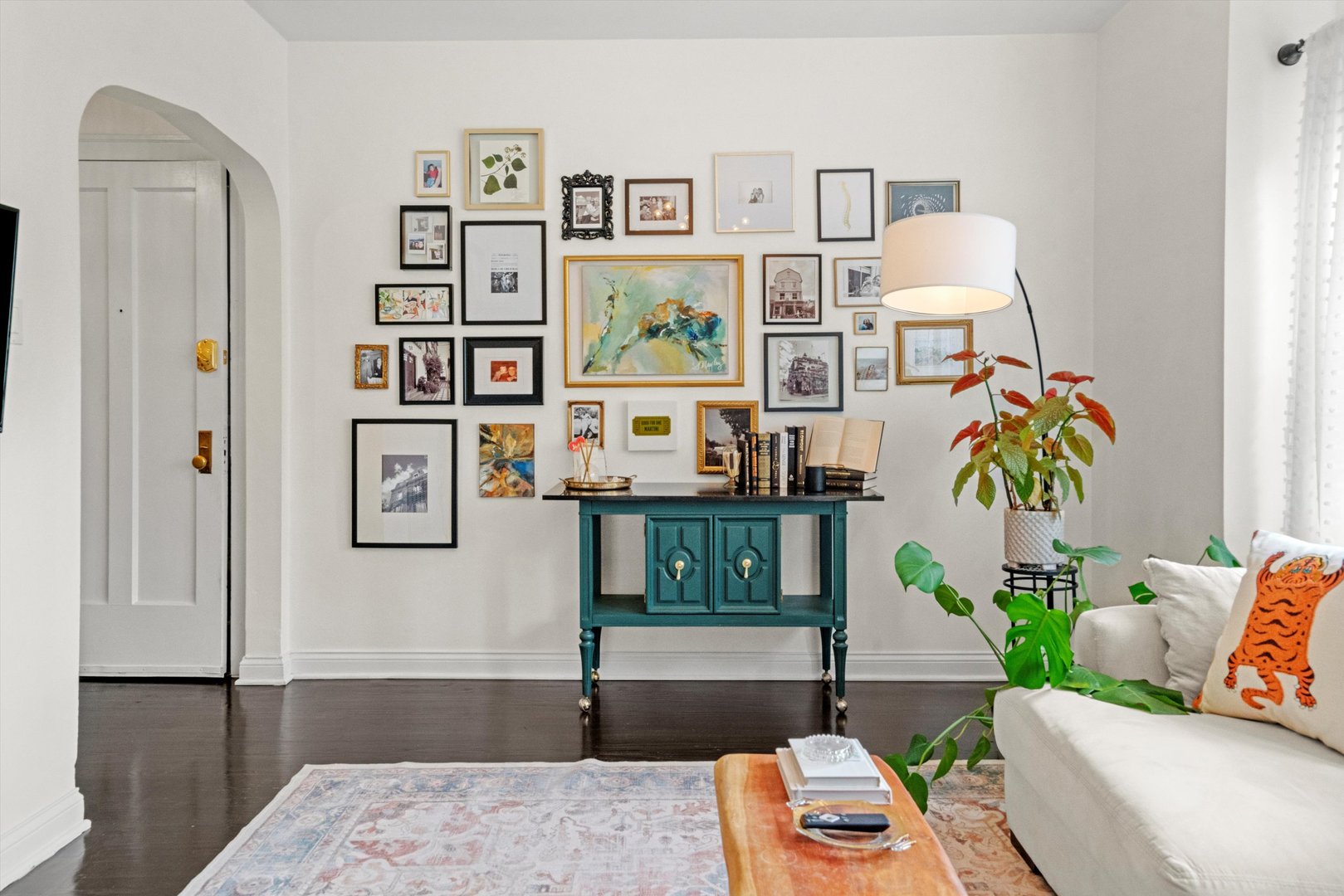 4006 W WELLINGTON Avenue Unit: 3