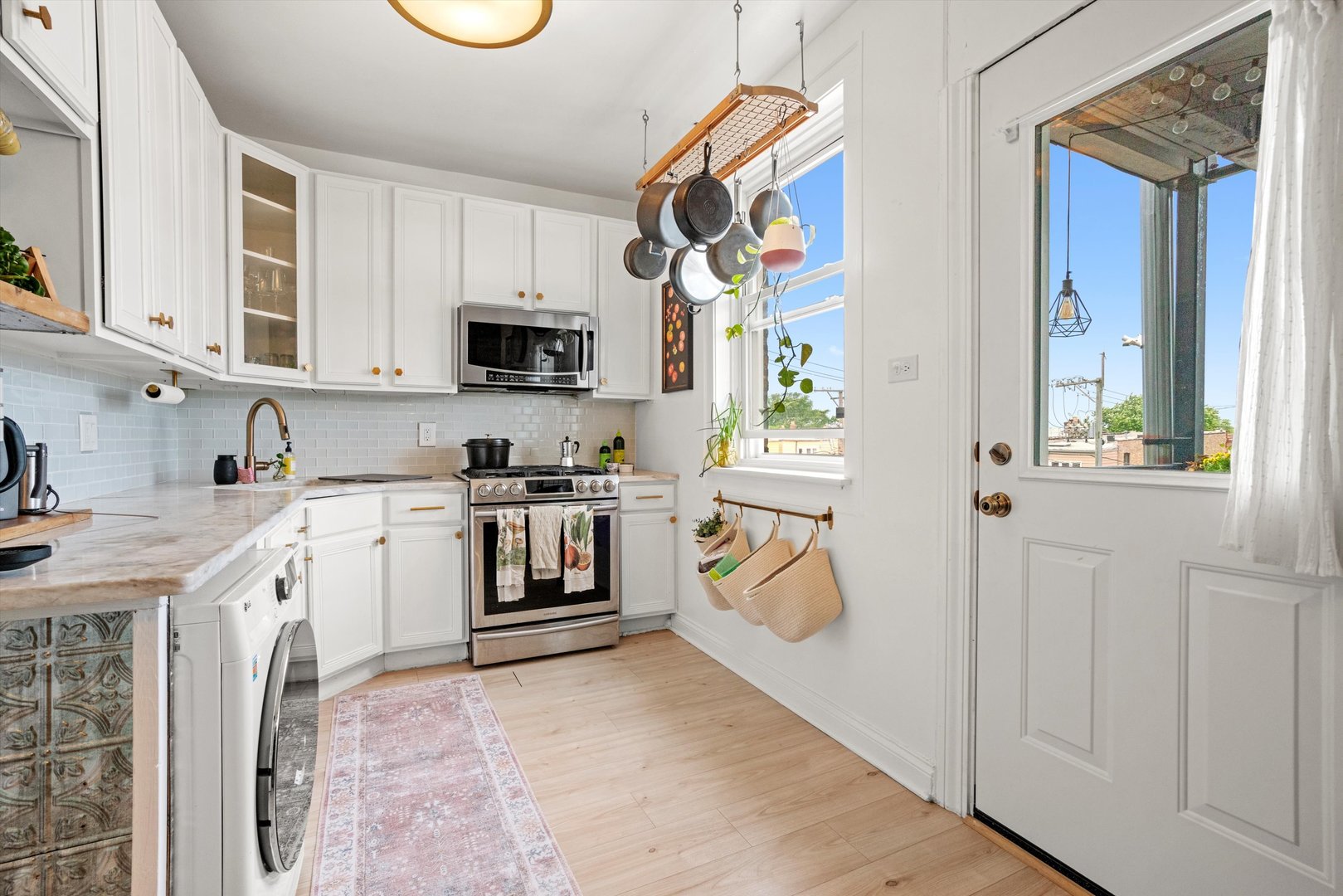 4006 W WELLINGTON Avenue Unit: 3