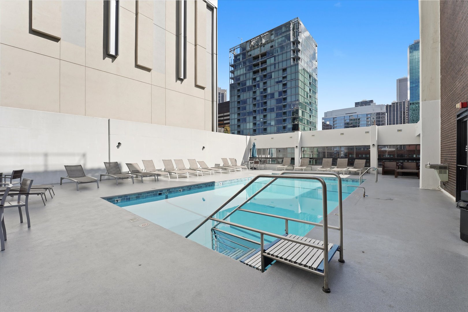 230 E Ontario Street Unit: 603