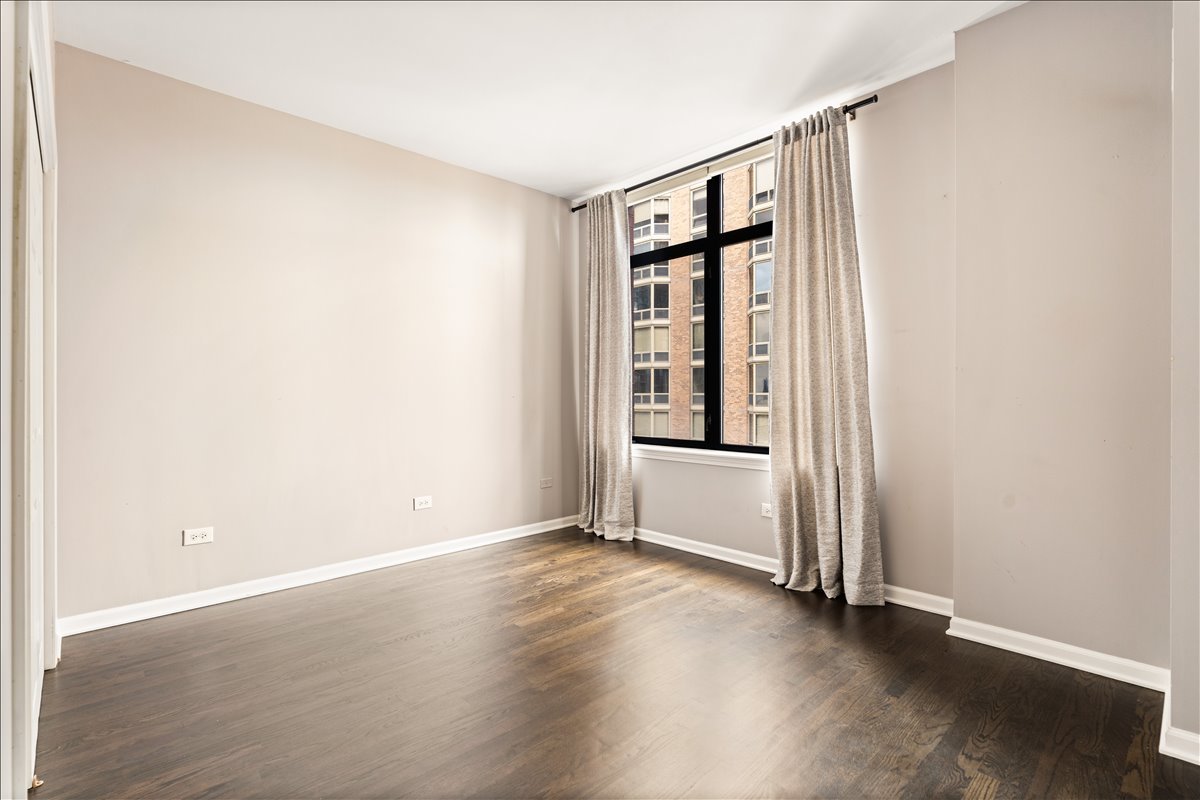 1122 N Dearborn Street Unit: 21H