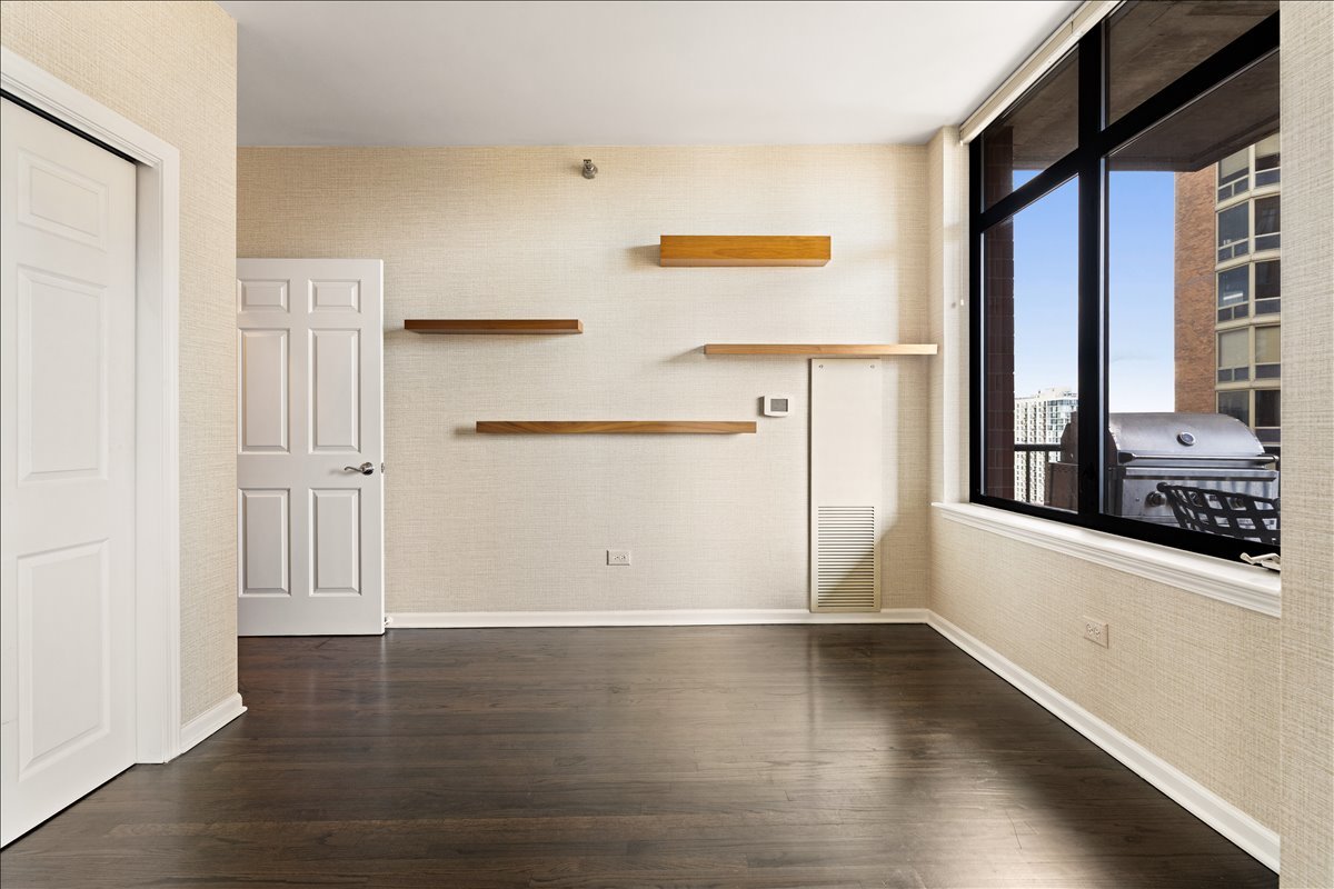 1122 N Dearborn Street Unit: 21H